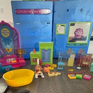 Littlest Pet Shop Vintage Kennel Playset Case & LOT of rare Puppy & accessories